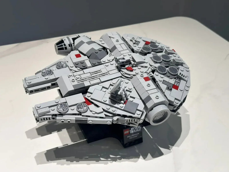 Star Wars 75375 Falcon Spaceship Millennium