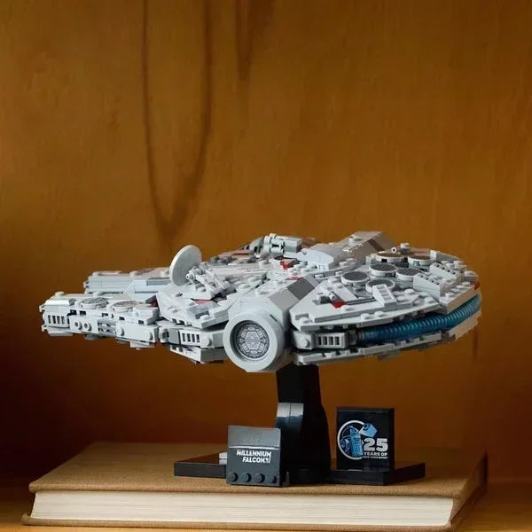 Star Wars 75375 Falcon Spaceship Millennium